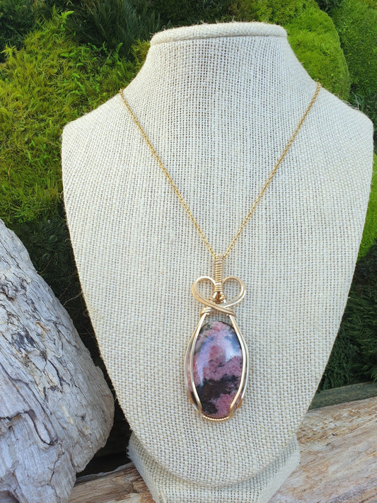 Rhodonite and Yellow Gold Necklace