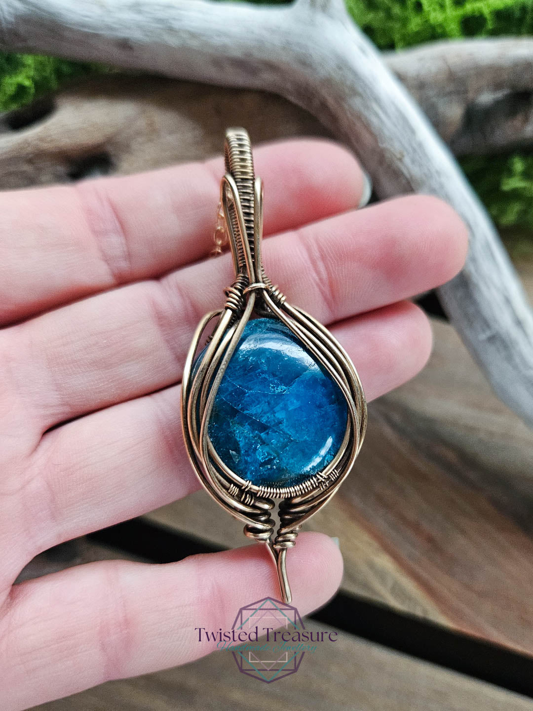 Apatite Bronze Necklace