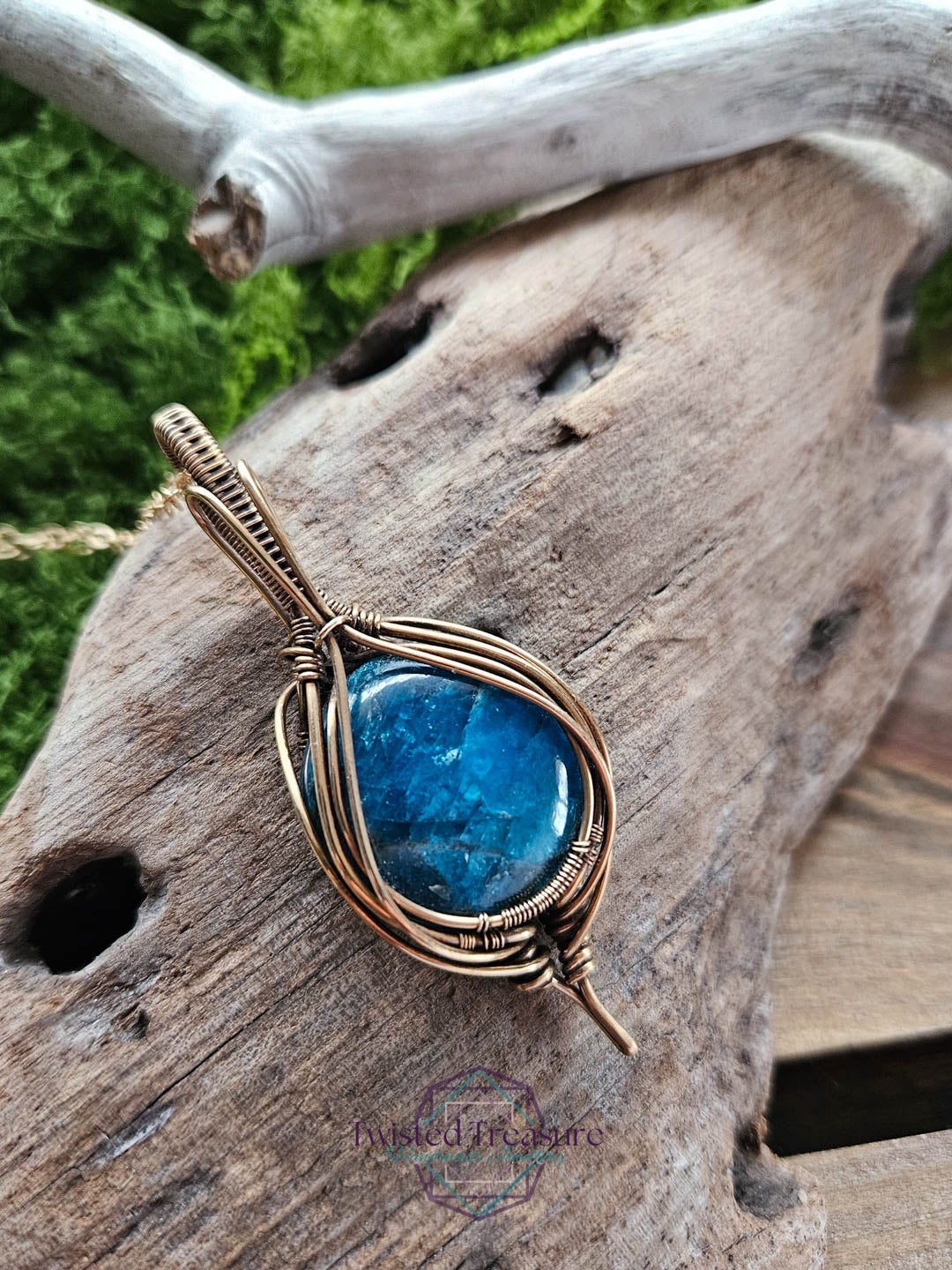 Apatite Bronze Necklace