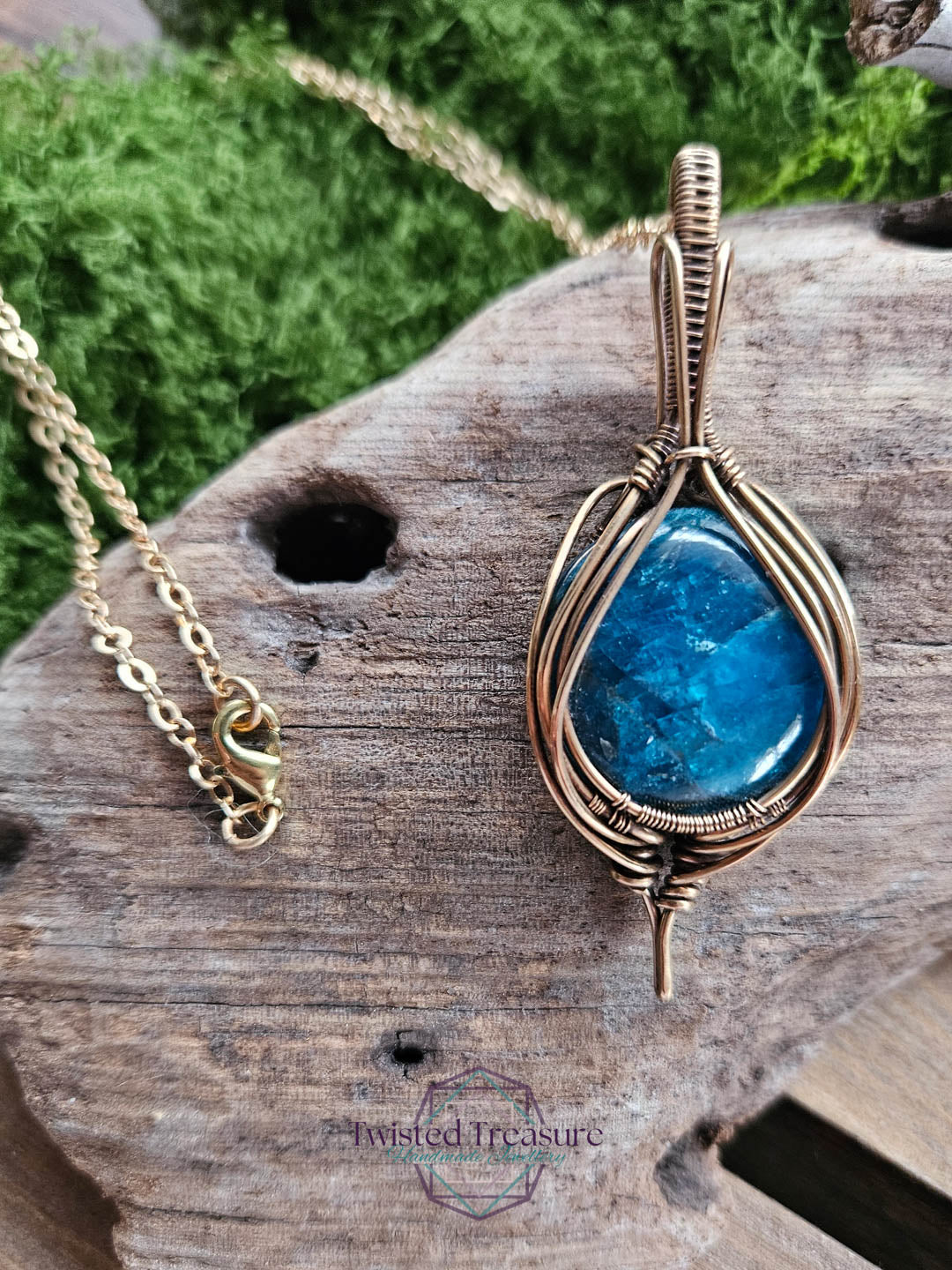 Apatite Bronze Necklace